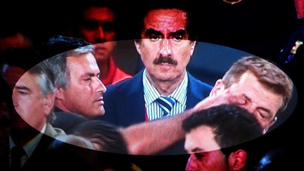 HLV Mourinho chọc vào mắt của Vilanova